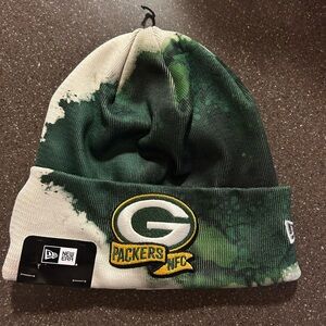 Green Bay Packer beanie hat.